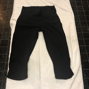 Lululemon train times crops size 8